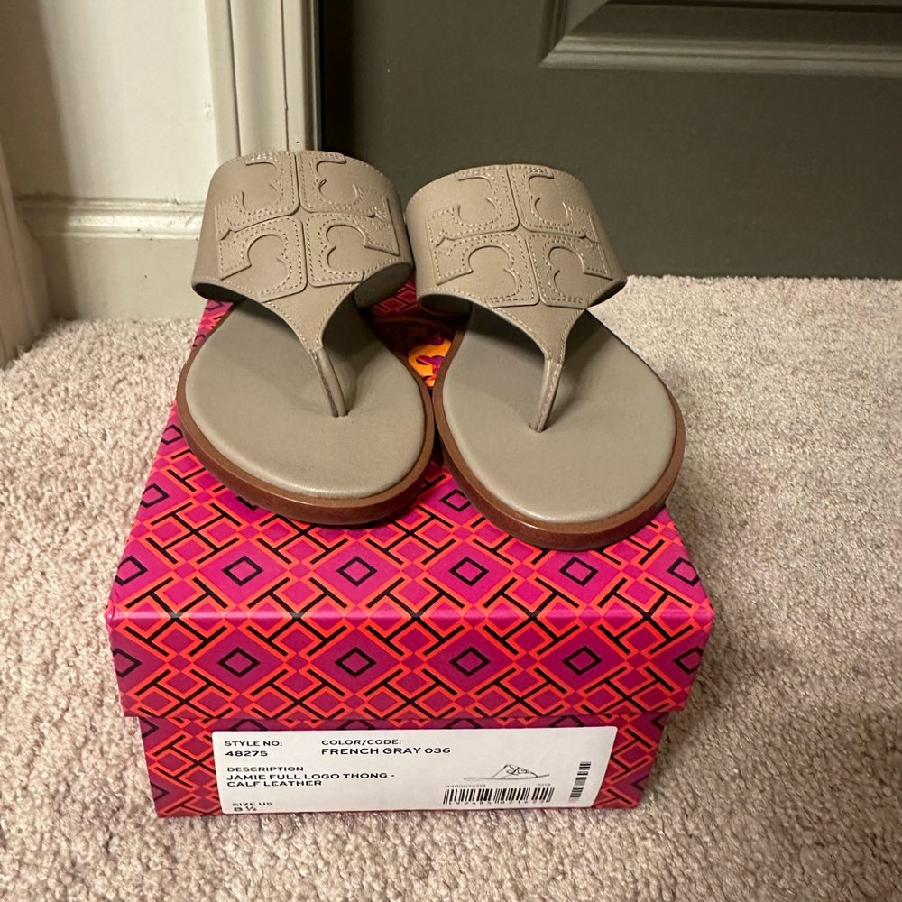 TORY BURCH Jamie Full Logo Thong Sandals Size 8.5 French Gray